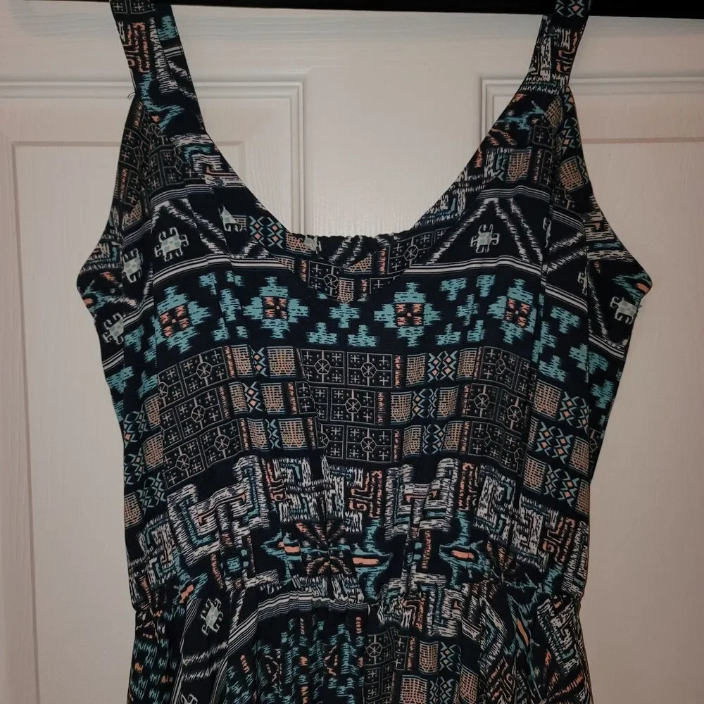 Casual Couture by Green Envelope Geometric Print Handkerchief Hem Midi Dress M - Picture 5 of 6